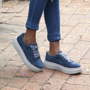 Julz Lyra Nubuck lace-up Sneaker with a Flatform