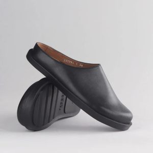 Froggie 13008 Leather Clog with Memory Foam